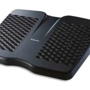 Repose-pieds ergonomique ventilé – accessoire de bureau réglable pour confort, posture et bien-être Ce repose-pieds ergonomique est un accessoire de bureau conçu pour améliorer le confort au poste de travail, favoriser une bonne posture et réduire les tensions dorsales. Sa plateforme ventilée stimule la circulation de l’air tout en procurant un massage des pieds léger et agréable. Idéal pour le bureau, le télétravail, l’open space et les espaces tertiaires, ce repose-pieds réglable aide à surélever les jambes pour améliorer le bien-être au travail. Caractéristiques techniques Type : repose-pieds de bureau / accessoire ergonomique Dimensions : 45,2 x 33 cm Poids : 1,66 kg Hauteurs réglables : 10 cm / 13,5 cm / 16,5 cm Réglage : angle ajustable pour un positionnement optimal Plateforme : ventilée pour favoriser la circulation de l’air Confort : surface avec fonction massage des pieds Avantages d’usage Ce repose-pieds professionnel permet de soulager les douleurs lombaires, d’améliorer l’ergonomie du poste de travail, de limiter la fatigue liée à la position assise prolongée et d’optimiser le confort des jambes. Il convient parfaitement à un aménagement ergonomique de bureau et à une démarche de qualité de vie au travail. repose-pieds ergonomique, repose-pieds bureau, accessoire ergonomique bureau, repose-pieds réglable, repose-pieds ventilé, repose-pieds massage, confort bureau, bien-être au travail, posture bureau, amélioration posture, ergonomie bureau, accessoire télétravail, accessoire open space, soulagement dos, douleurs dorsales, repose jambes bureau, circulation de l’air, accessoire poste de travail, équipement ergonomique, repose-pieds professionnel, confort assise prolongée, équipement tertiaire, support pieds bureau, accessoire confort bureau, ergonomie poste de travail